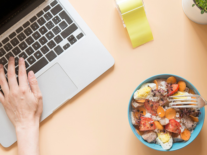 Top 10 thói quen thường mắc phải khiến mỡ bụng ngày một dày hơn