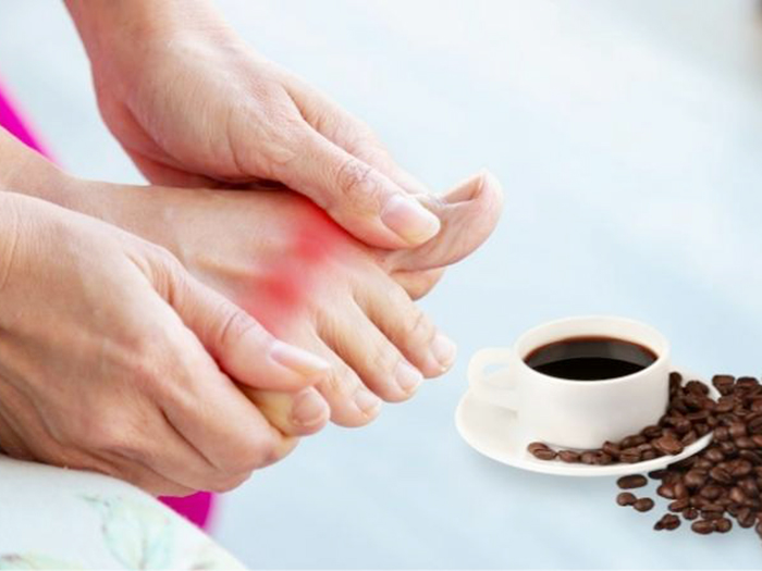 Người có chỉ số axit uric cao có nên uống trà xanh hoặc cafe không?