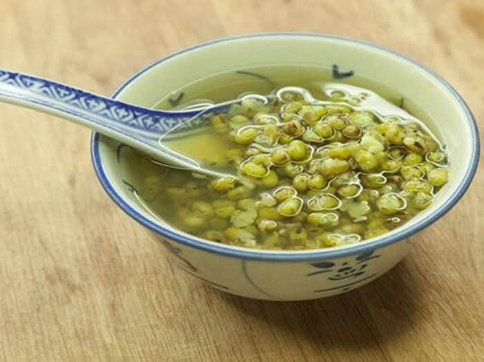 Mách bạn bài thuốc dân gian chữa Gout bằng đậu xanh rất hiệu quả