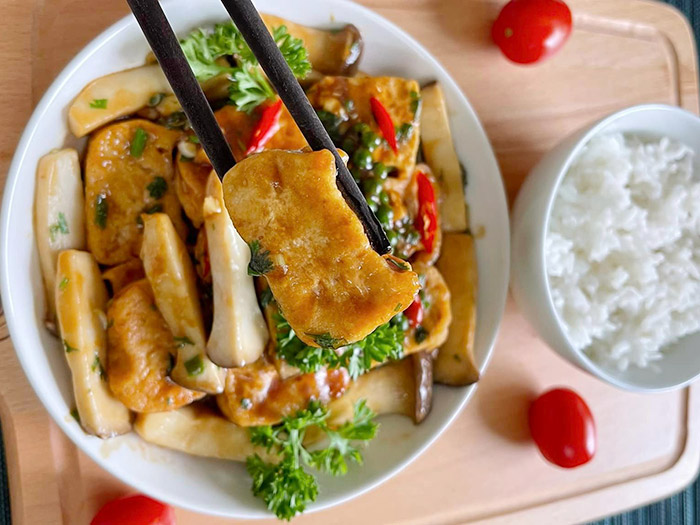 Đậu phụ sốt cà chua và nấm